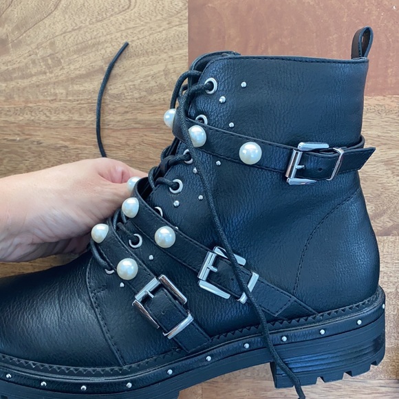 Pretty Little Thing Biker Boots - Picture 11 of 12